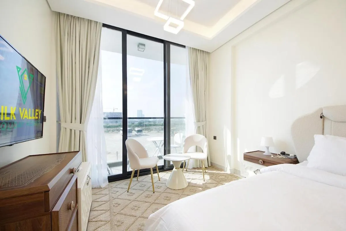Silk Valley - Brand New Studio With Pool And Gym Dubai